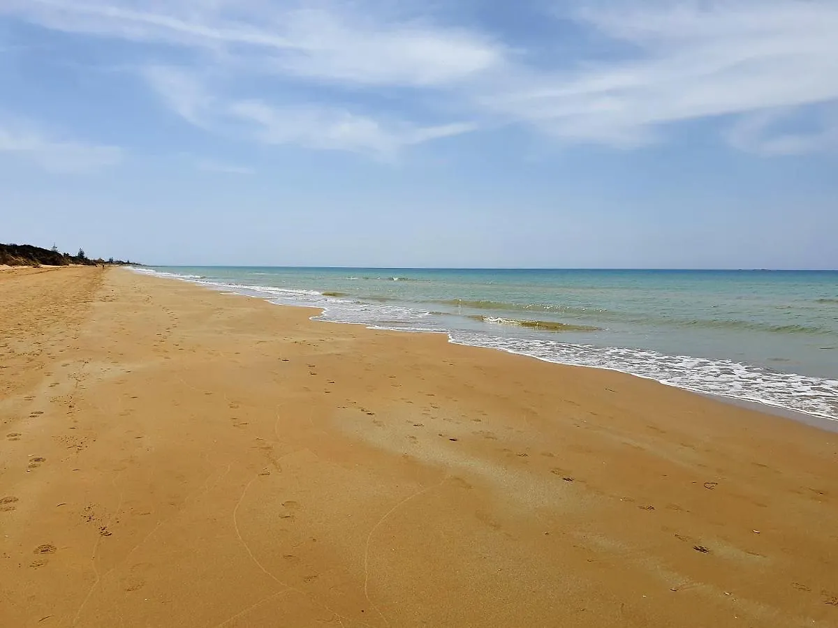 Villa La Tonnara Casesicule, Private Villa Far 50 M From The Sand Beach Санта-Мария-дель-Фокалло Дом отдыха