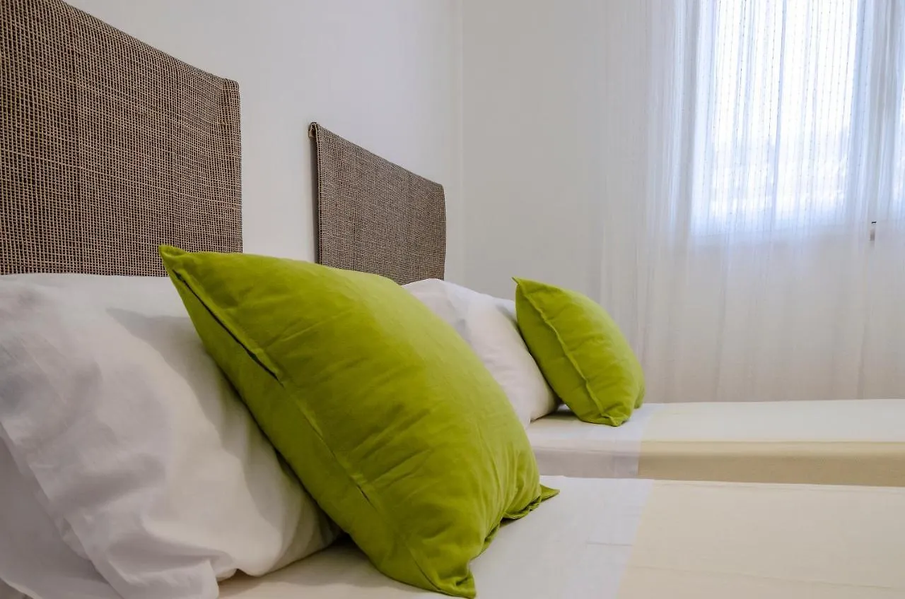 Дом отдыха Villa La Tonnara Casesicule, Private Villa Far 50 M From The Sand Beach Санта-Мария-дель-Фокалло
